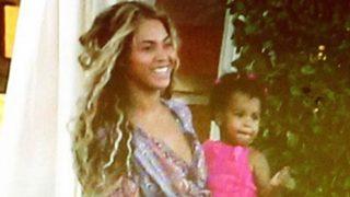 Beyonce kızıyla tatilde