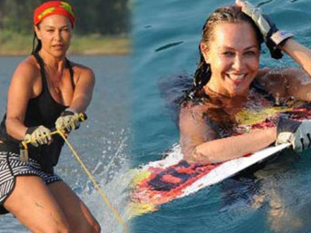 H&uuml;lya Avşar'ı b&ouml;yle g&ouml;rmediniz