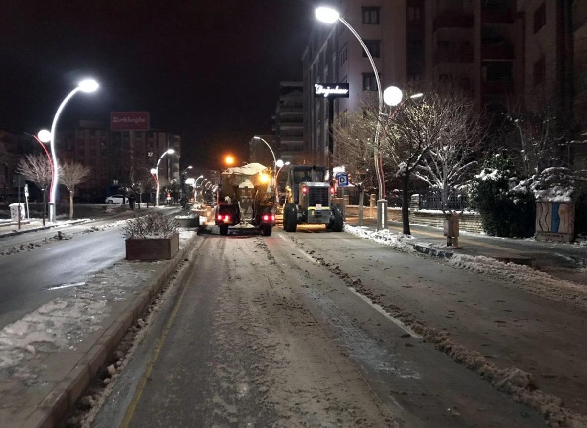 Van&rsquo;da kar temizleme &ccedil;alışması