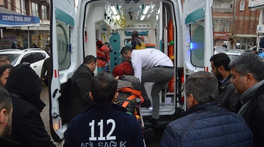 Besni&rsquo;de otomobil yayaya &ccedil;arptı