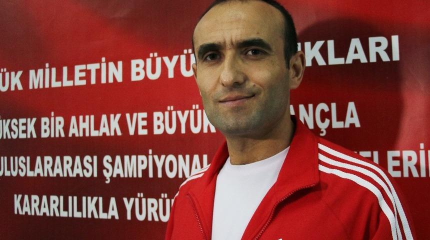 (&Ouml;zel Haber) Antren&ouml;r Altınyurt: &ldquo;61 kilo sıkletinde yeni bir Naim S&uuml;leymanoğlu doğuyor&rdquo;