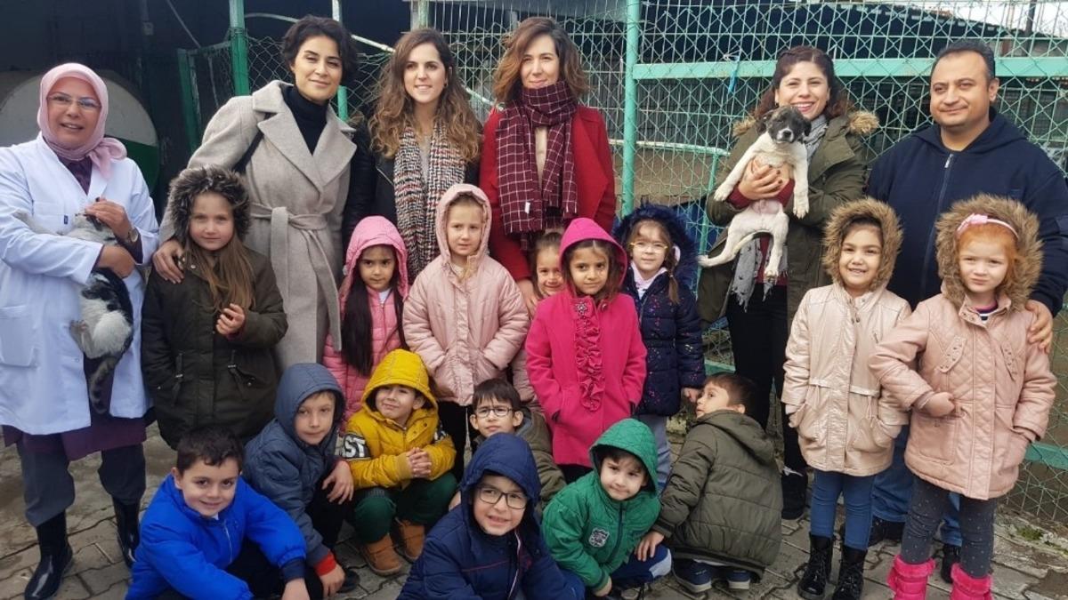 Minikler hem hayvanları tanıma hem de sevme fırsatı buldu