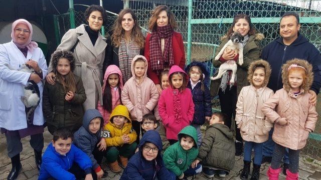 Minikler hem hayvanları tanıma hem de sevme fırsatı buldu