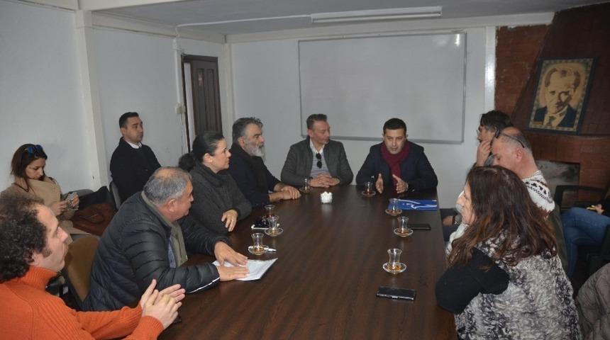 Kuşadası&rsquo;nda herkes taşın altına elini koyacak