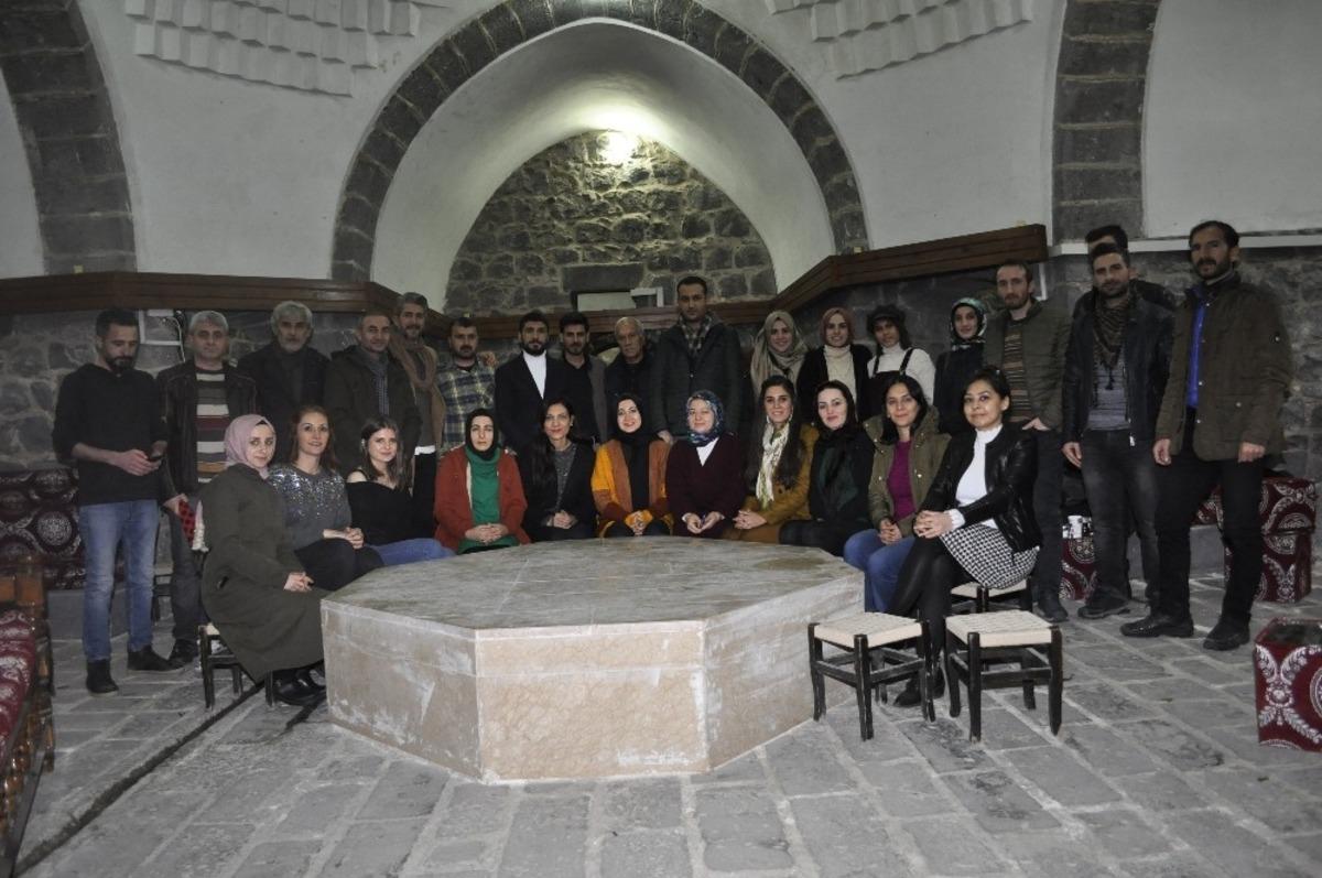 Fotoğraf&ccedil;ılar sıra gecesinde buluştu