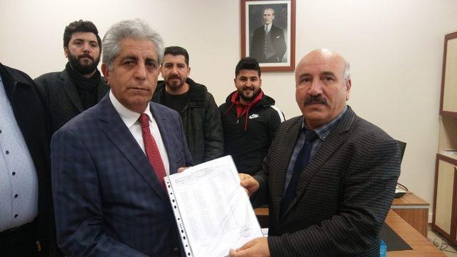 Ali Aras mazbatasını alarak görevine başladı