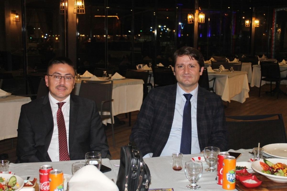 Van&rsquo;daki cumhuriyet savcılarına plaket