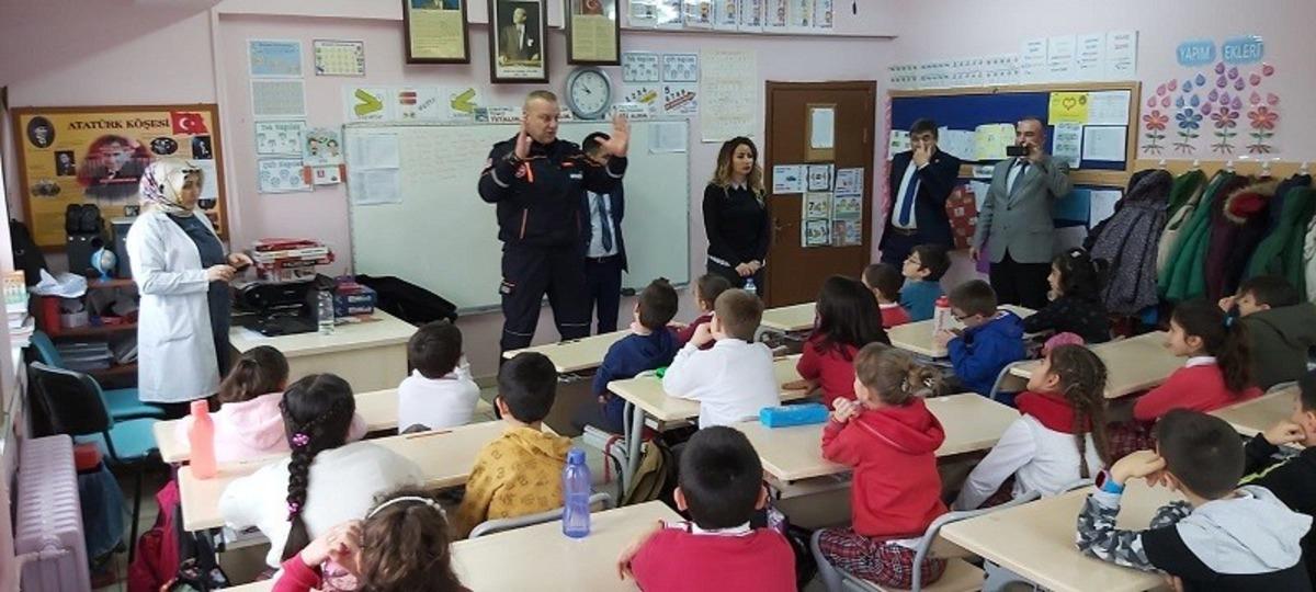 &Ouml;ğrencilere bina g&uuml;venliği hakkında bilgilendirme yapıldı