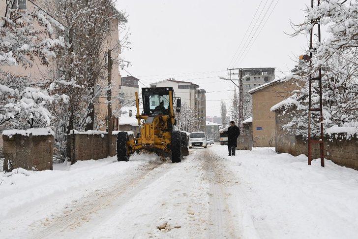 Muş Belediyesinden karla mücadele çalışması G5