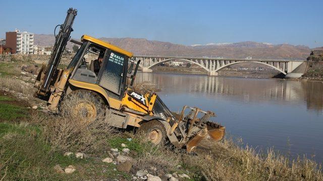 Cizre’de 19 bin metrekarelik alanda park çalışması
