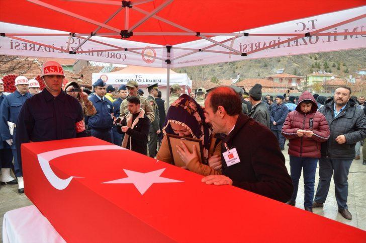 Şehit Sözleşmeli Piyade Er Ayhan Çam son yolculuğuna uğurlandı G3