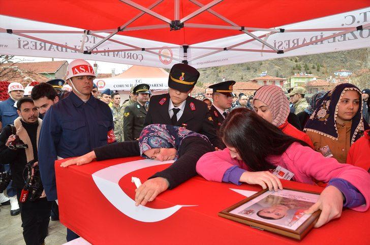 Şehit Sözleşmeli Piyade Er Ayhan Çam son yolculuğuna uğurlandı G5