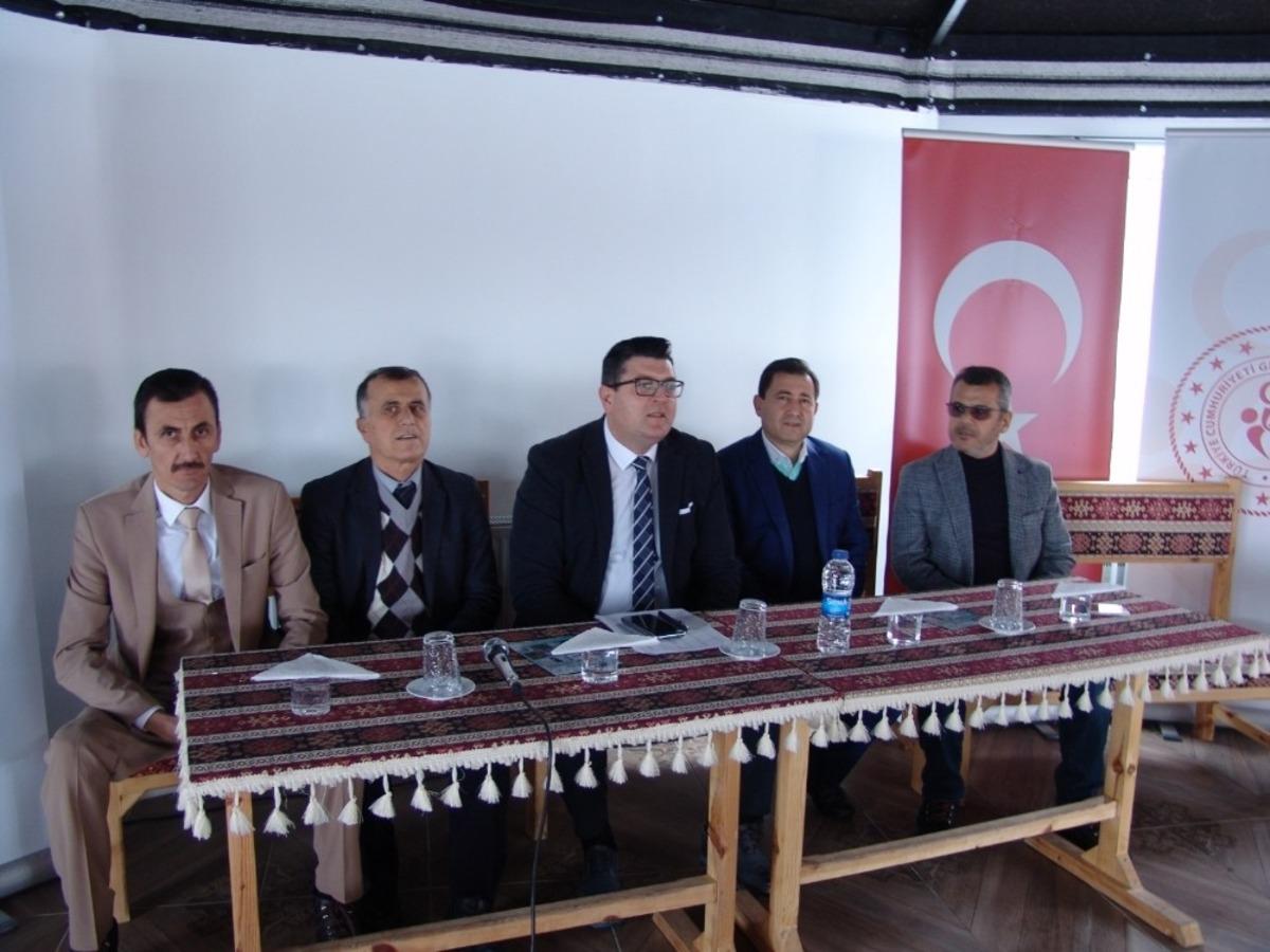 &Uuml;niversite &ouml;ğrencilerine Pazaryeri Gen&ccedil;lik Merkezi tanıtıldı