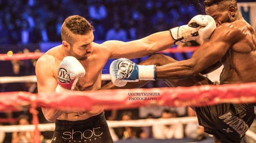 Şampiyon kickbokscu M&uuml;cahit Kulak, Alman rakibini mağlup etti