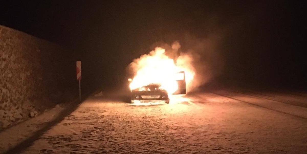 Bing&ouml;l&rsquo;de seyir halindeki ara&ccedil; alev topuna d&ouml;nd&uuml;!