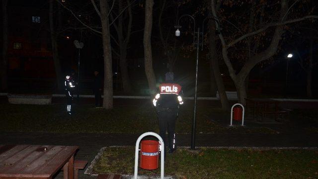 Boynundan bıçaklanan genç hayatını kaybetti