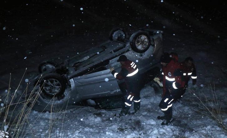 Şarampole devrilen araçtan şans eseri yara bile almadan kurtuldular! G1