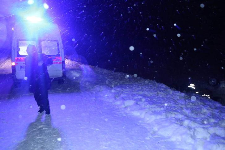 Şarampole devrilen araçtan şans eseri yara bile almadan kurtuldular! G2
