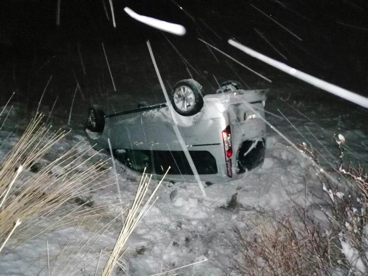 Şarampole devrilen araçtan şans eseri yara bile almadan kurtuldular! G3