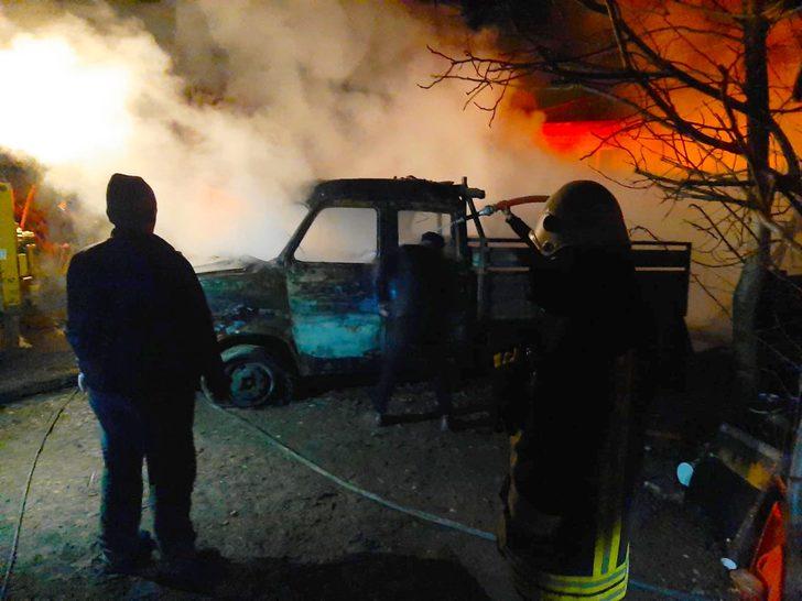 Gece vakti korkutan yangın! Tandırlık alev aldı G4