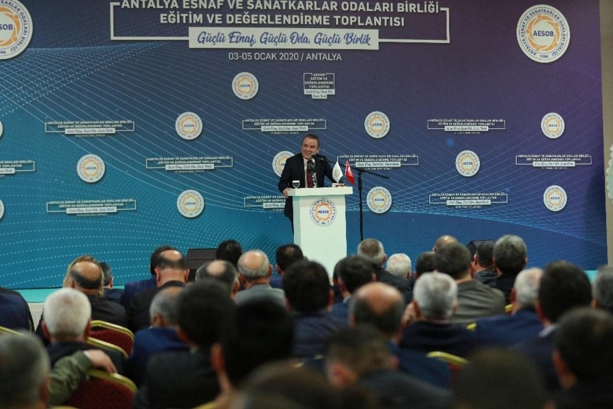 Muhittin B&ouml;cek, AESOB&rsquo;un toplantısına katıldı