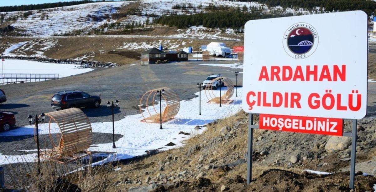 &Ccedil;ıldır G&ouml;l&uuml; Kenarında başlatılan rekreasyon projesi &ccedil;alışması tamamlandı