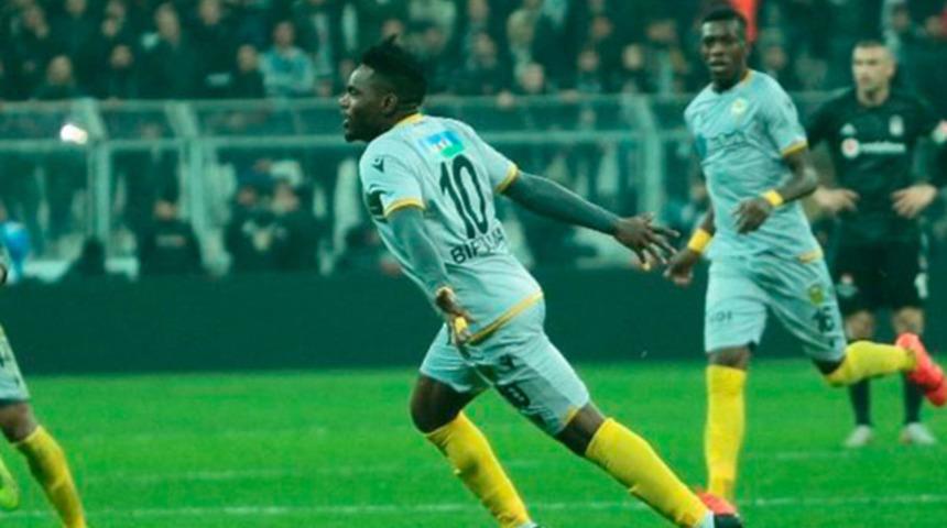  BtcTurk Yeni Malatyaspor,  Thievy Bifouma ile sözleşme uzattı