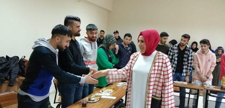 Üniversite adayları moral etkinliğinde buluştu G2