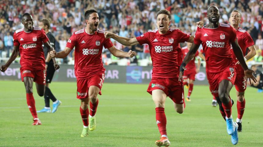 Sivasspor deplasmanda 12 puan topladı