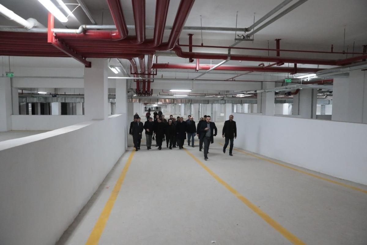 Beyazg&uuml;l yapımı tamamlanan ticaret merkezini inceledi