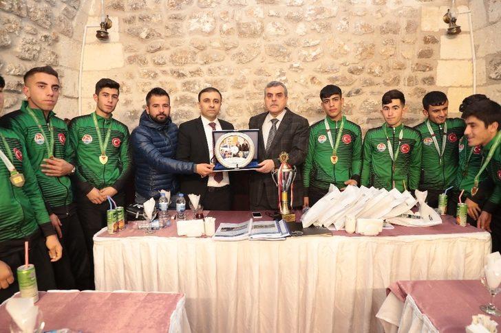 Beyazgül, Suruç Hokey Kulübü sporcularıyla buluştu G3