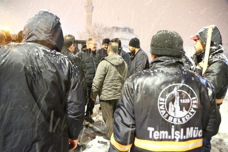 Sivas’ta aralıksız karla mücadele G2