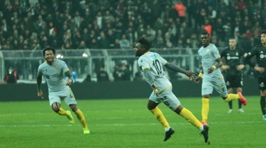 Yeni Malatyaspor Bifouma ile s&ouml;zleşme yeniledi