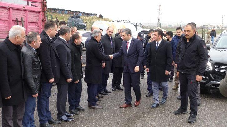 Batman Valisi Hulusi Şahin, Gercüş ilçesinde bağ ve bahçe malzemesi dağıtım törenine katıldı G1