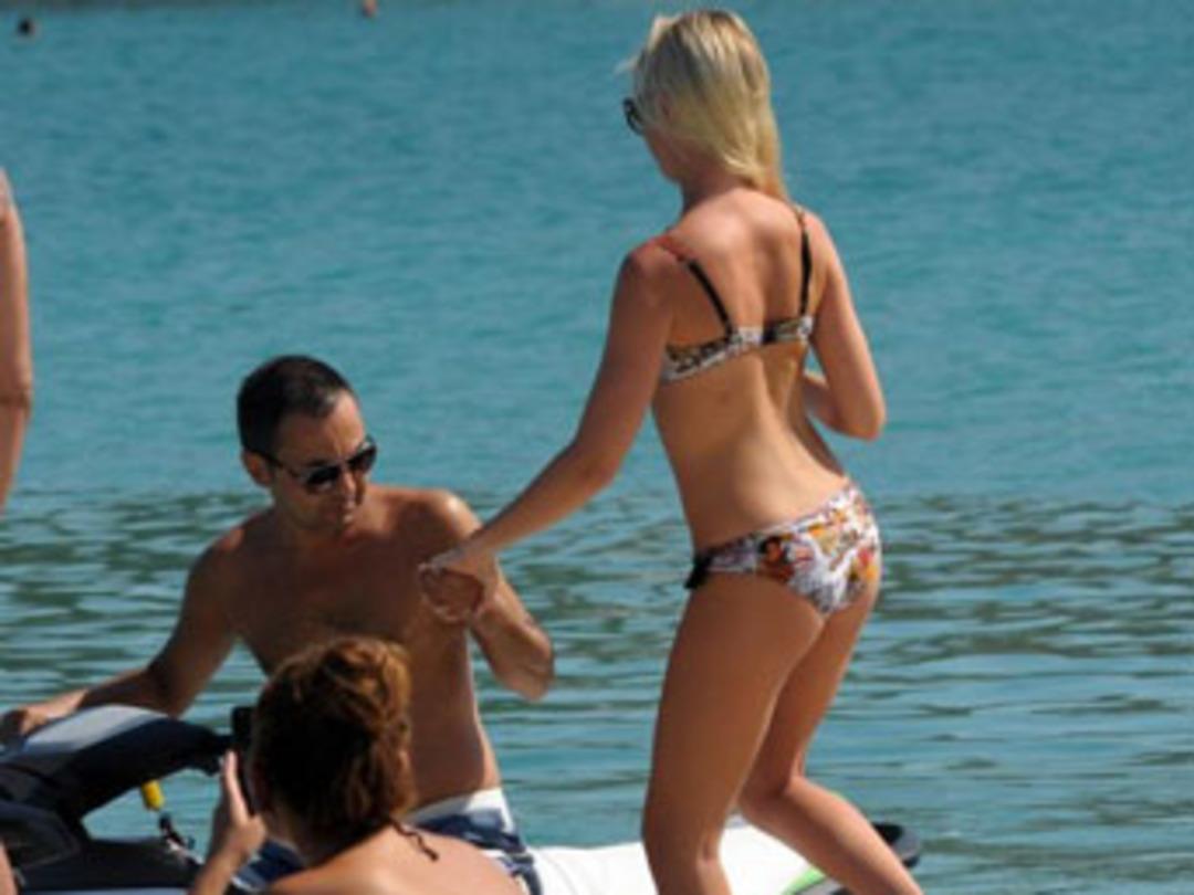 Jetskide bile yanlız bırakmadı