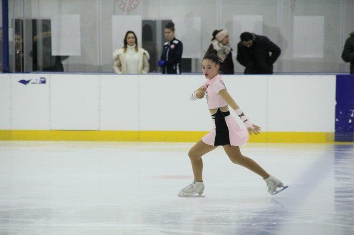 Artistik Buz Pateni Büyükler Türkiye Şampiyonası Samsun’da başladı G1