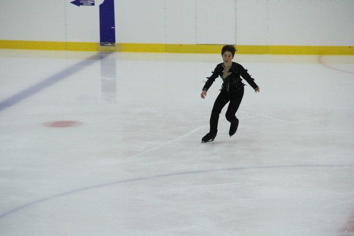 Artistik Buz Pateni Büyükler Türkiye Şampiyonası Samsun’da başladı G2