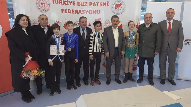 Artistik Buz Pateni Büyükler Türkiye Şampiyonası Samsun’da başladı G3