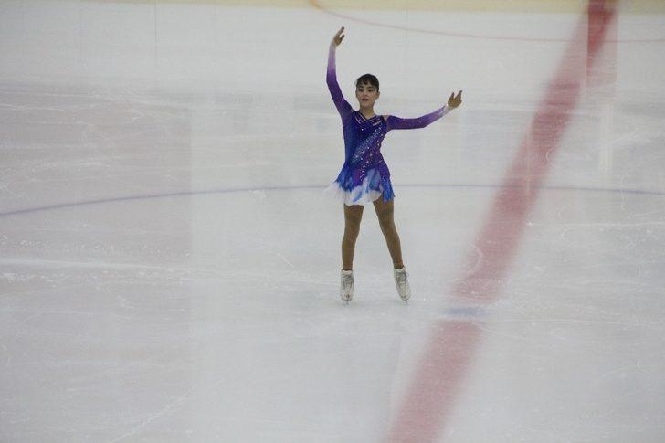 Artistik Buz Pateni Büyükler Türkiye Şampiyonası Samsun’da başladı G4