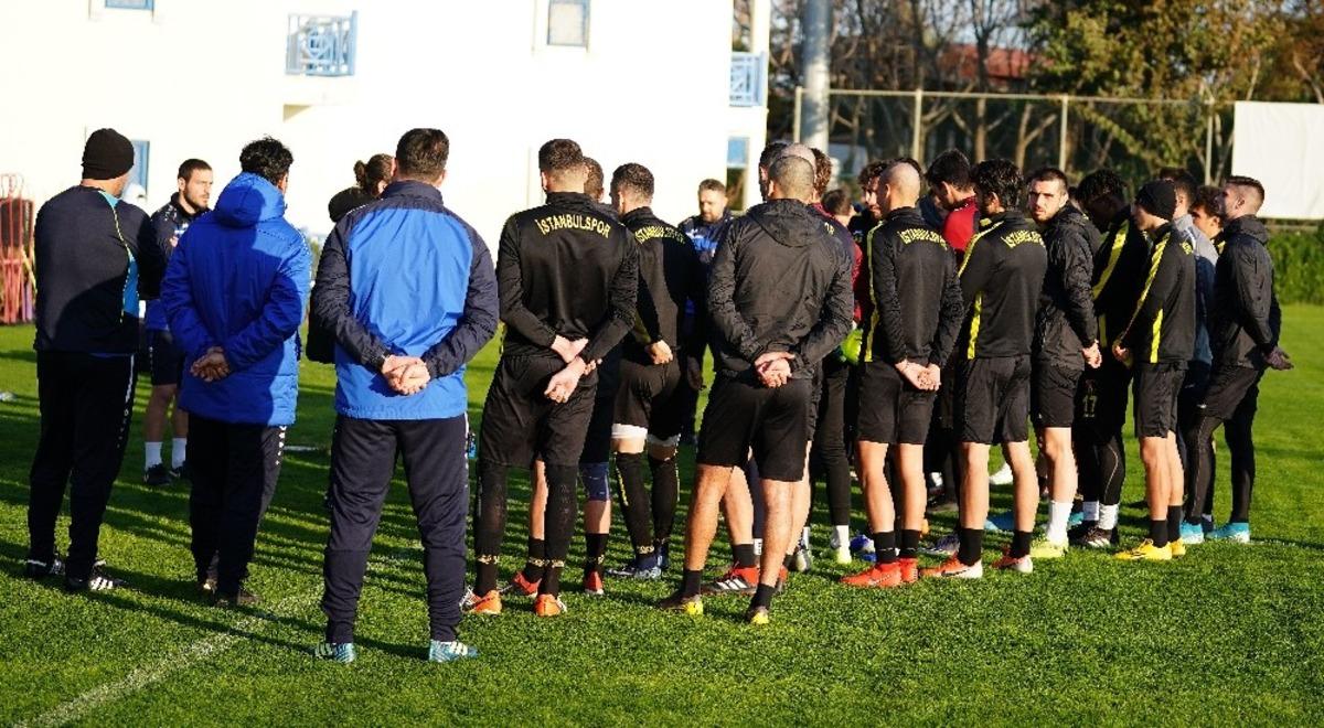 İstanbulspor hazırlıklarını s&uuml;rd&uuml;rd&uuml;