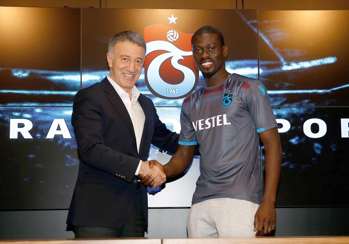Trabzonspor, Ndiaye ile s&ouml;zleşme imzaladı