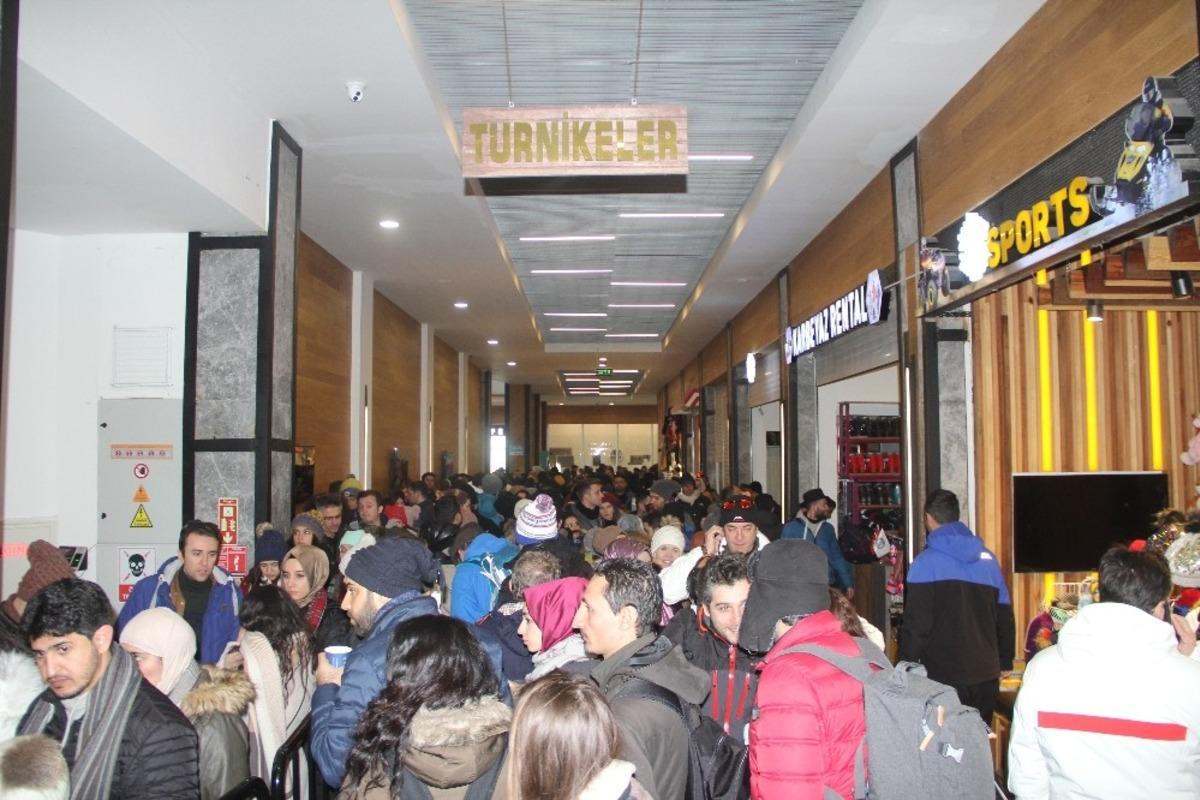 Tatilciler Uludağ'a akın etti