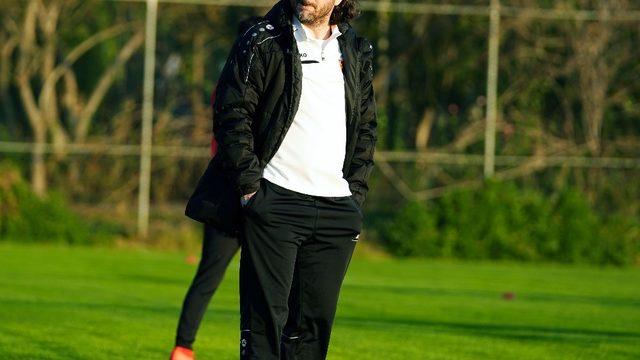 (Özel haber) Fatih Tekke: “Teknik adam seçimleri siyaset ve ahbap çavuş ilişkisine göre yapılıyor”