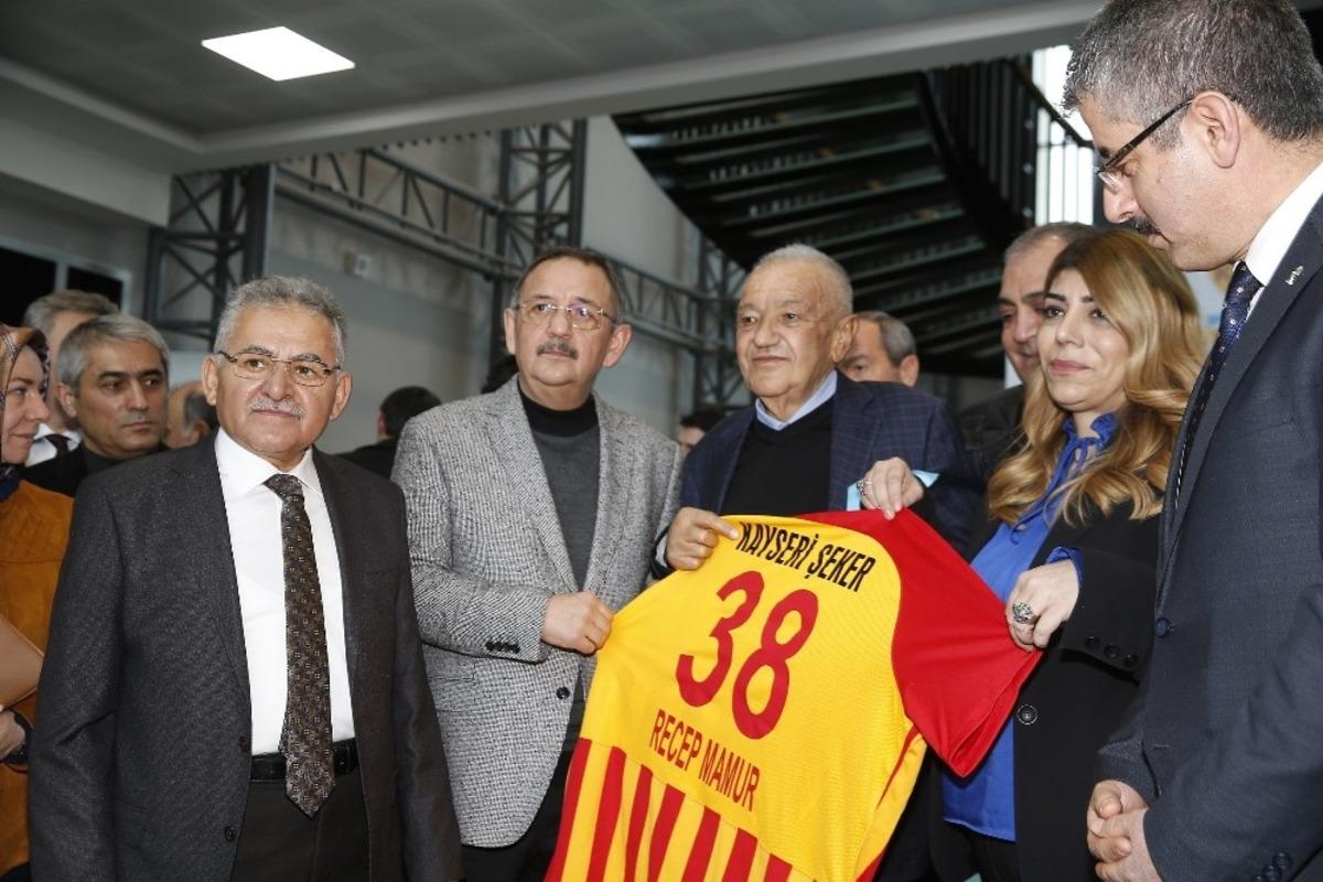 Başkan B&uuml;y&uuml;kkılı&ccedil;,: &ldquo;Yiğit d&uuml;şt&uuml;ğ&uuml; yerden kalkar&rdquo;