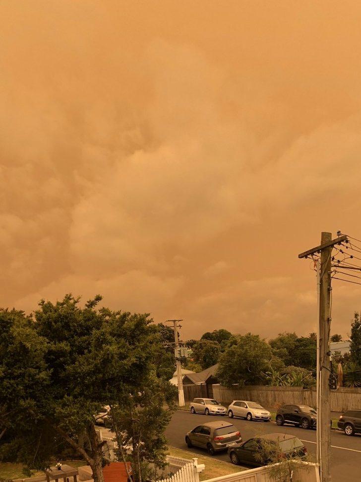 Yeni Zelanda’da şaşırtan görüntü! Gökyüzü turuncuya döndü G3