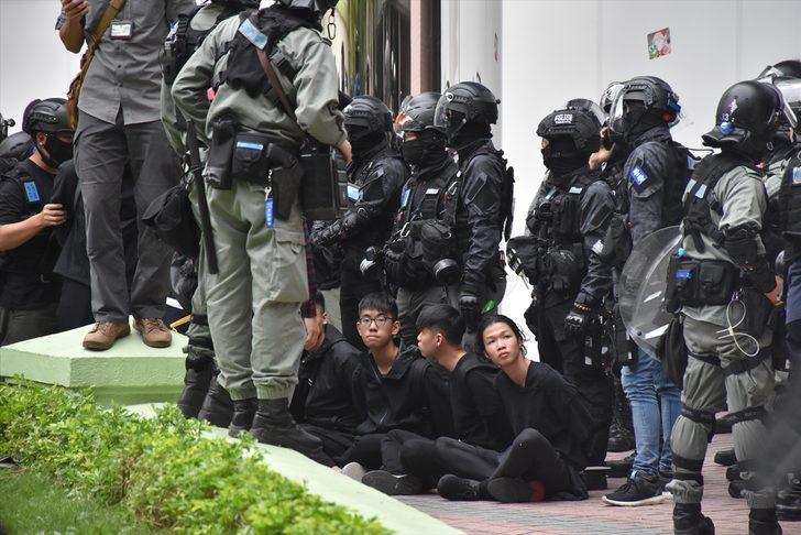 Hong Kong'da protestoculara biber gazlı ve coplu müdahale G2