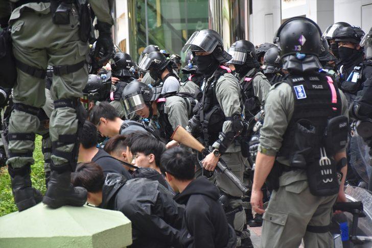 Hong Kong'da protestoculara biber gazlı ve coplu müdahale G5