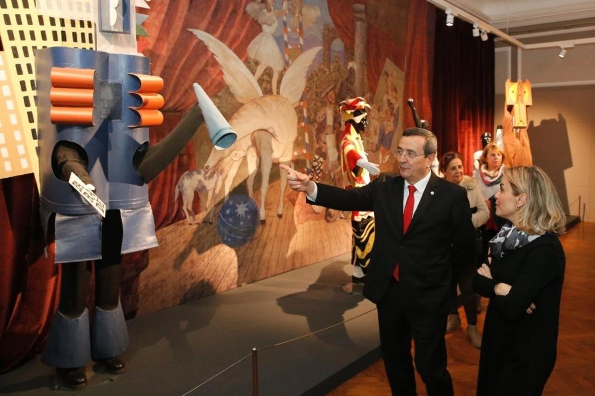 Batur: &ldquo;Konak&rsquo;ı eşsiz tarihiyle &ouml;ne &ccedil;ıkaracağız&rdquo;