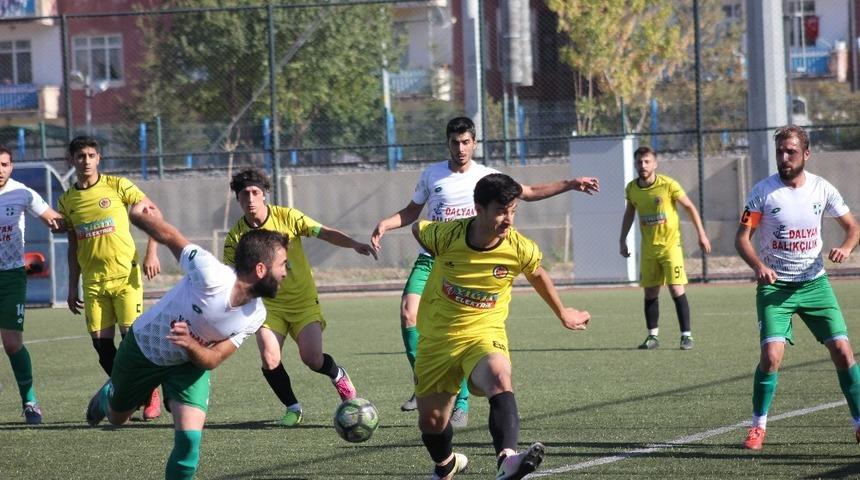 Kayseri 1.Amat&ouml;r K&uuml;me&rsquo;de şampiyonluk heyecanı devam ediyor