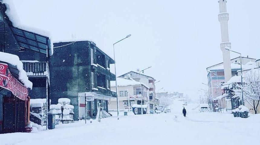 Sincik&rsquo;te okullar 1 g&uuml;n tatil edildi